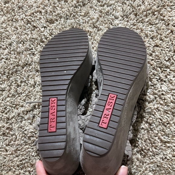 Trask Suede Wedge Platform Sandals Grey Toupe - Picture 9 of 11